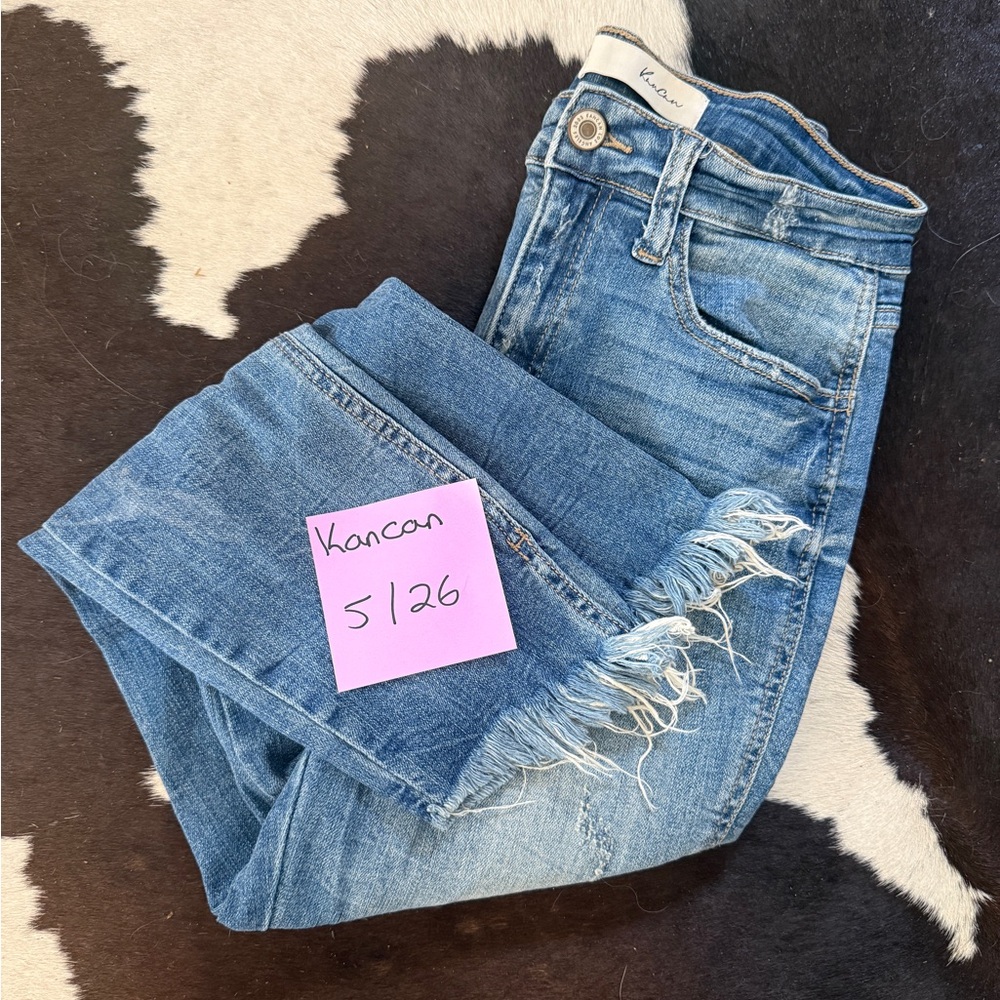 KanCan Medium Blue Distressed Frayed-Hem Cropped Jeans
